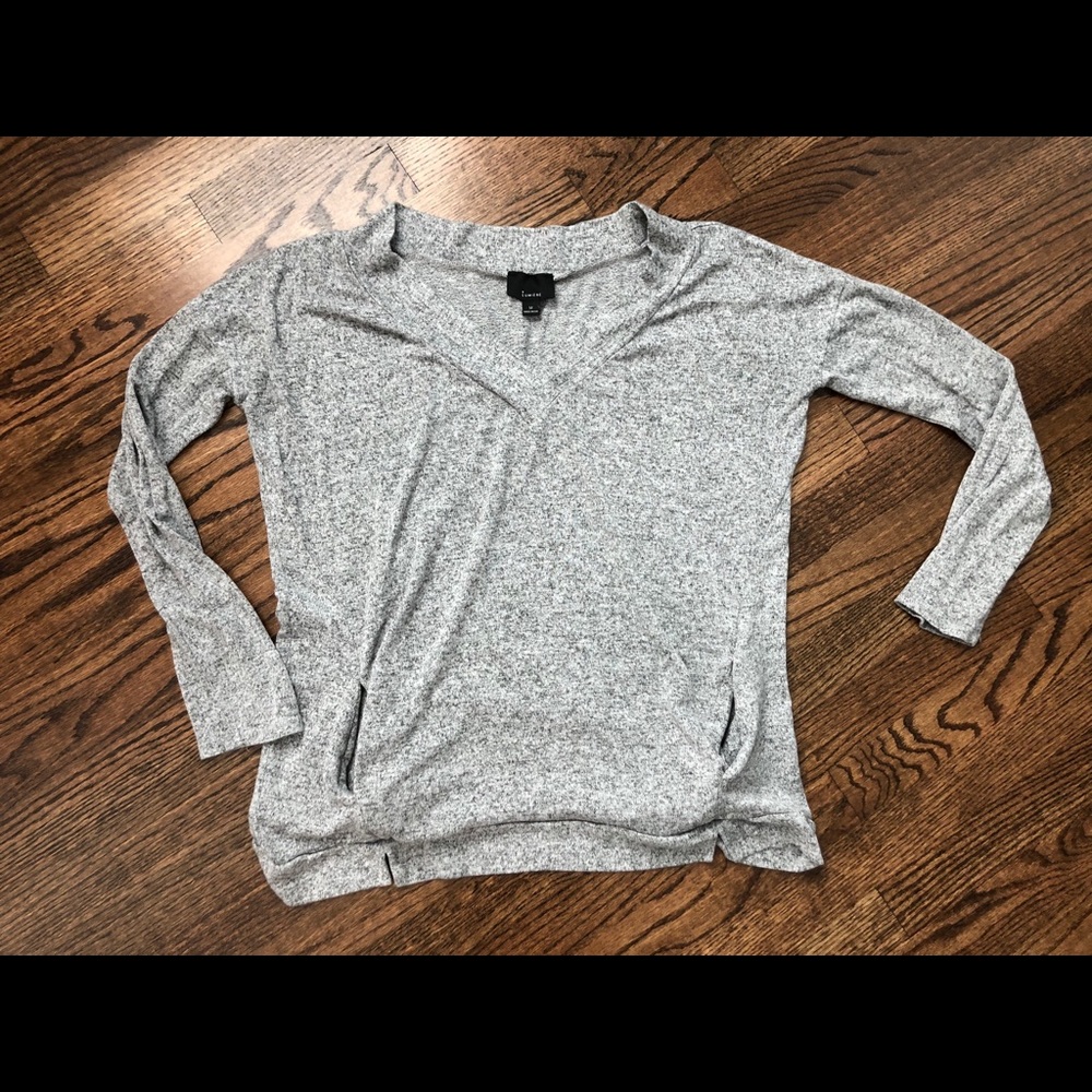 Lumiere womens top sz medium WITH POCKETS